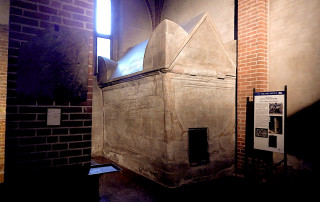 Milano SEustorgioTomba Magi x sito