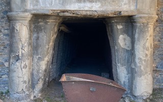 Ballao monumento 2 CortiRosas