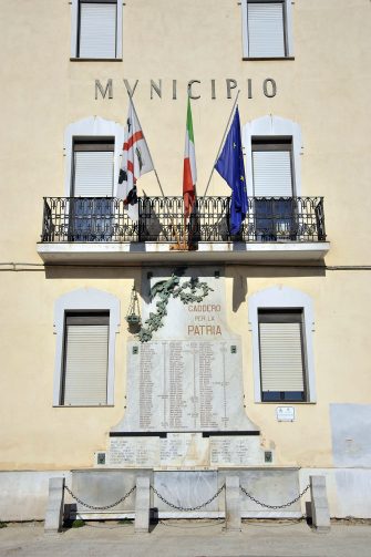 Palazzo Comunale e Monumento ai Caduti - Villacidro