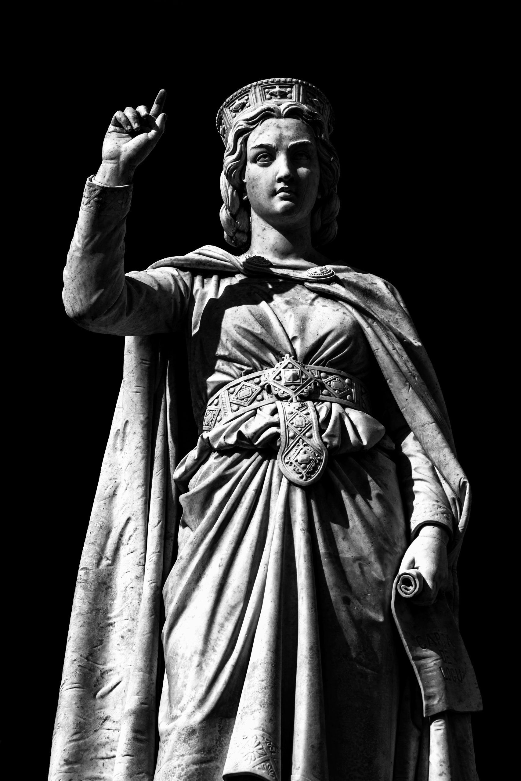 oristano Piazza Eleonora Eleonora d’Arborea la Carta De Logu e la statua