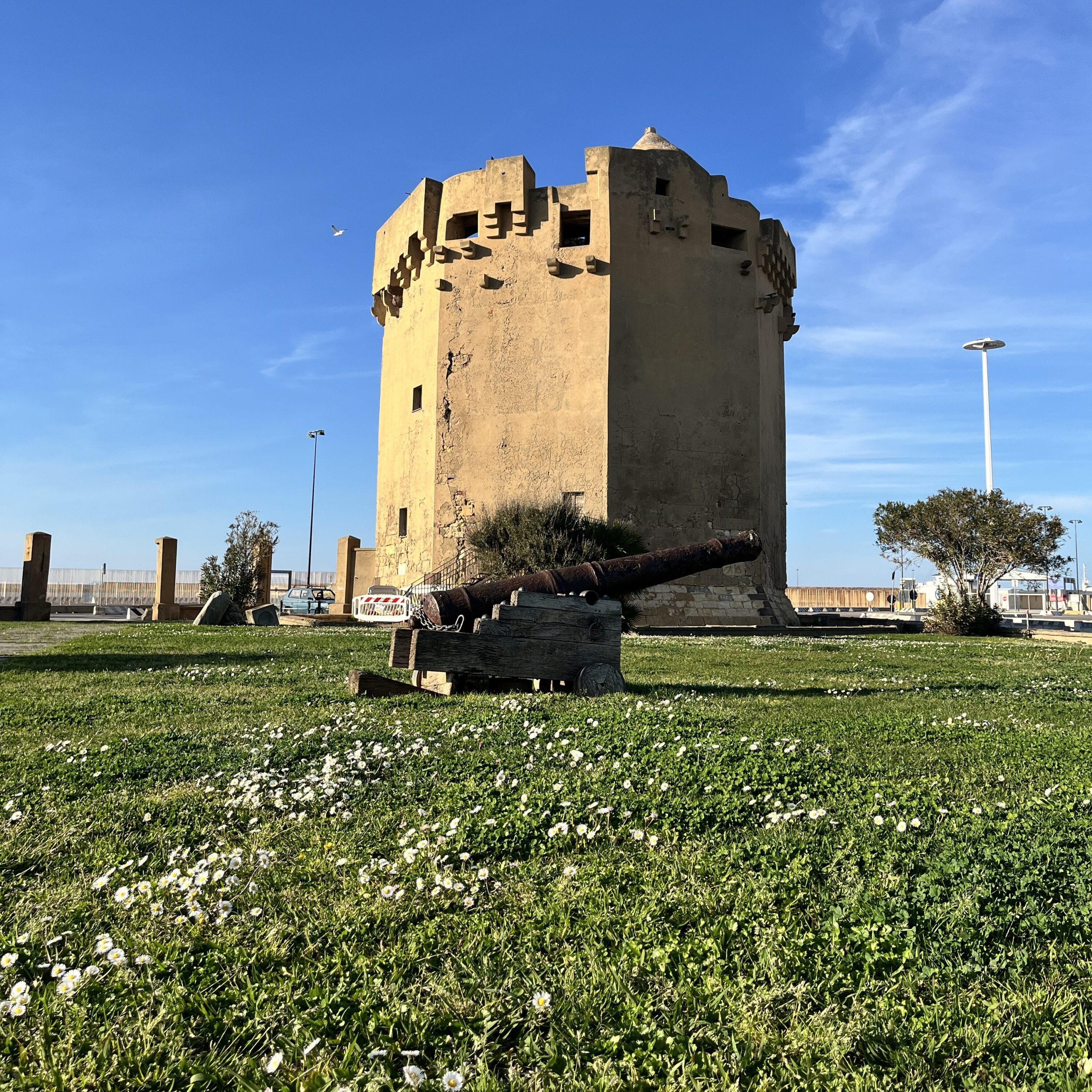 1. Torre aragonese