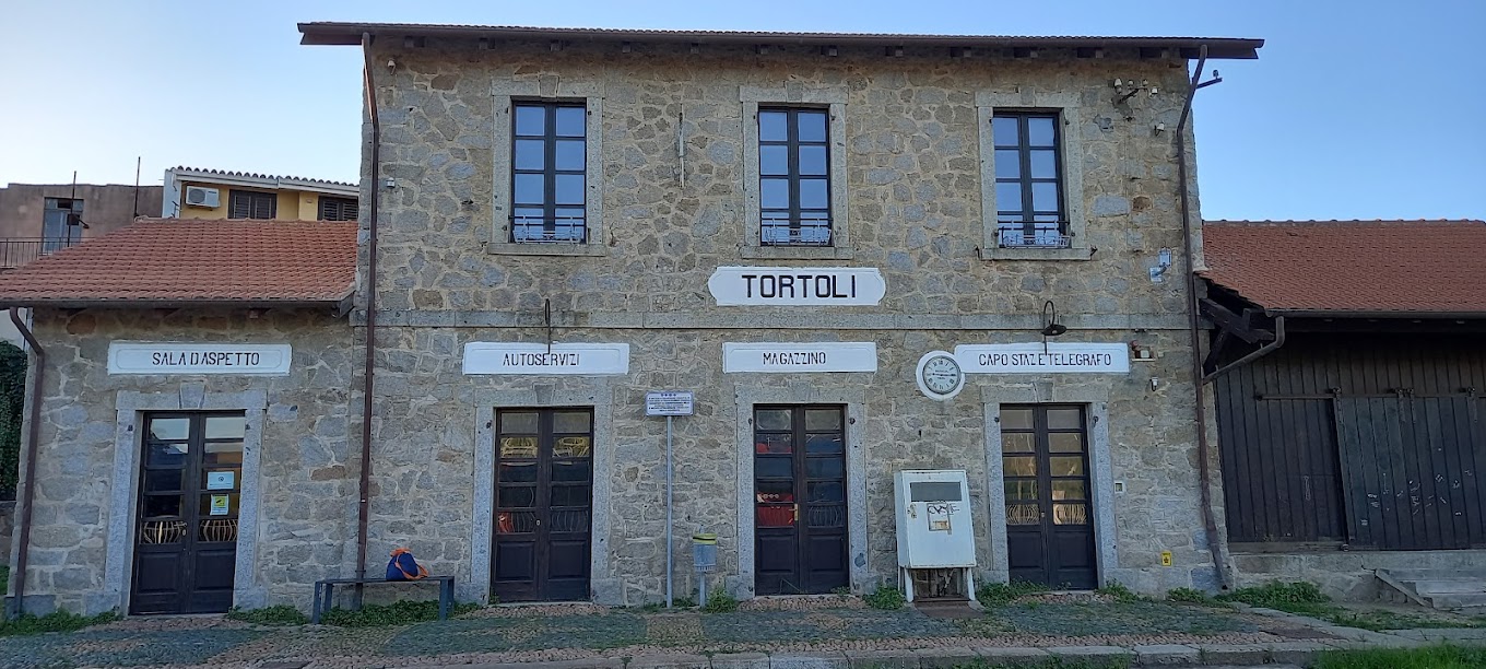 Stazione di Tortoli╠Ç