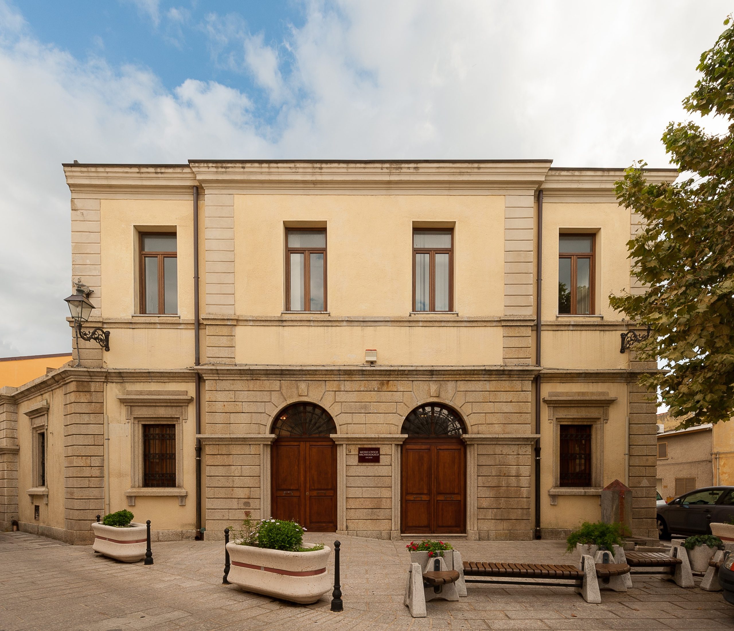 Museo Archeologico Oschiri - edificio, sale e vetrine