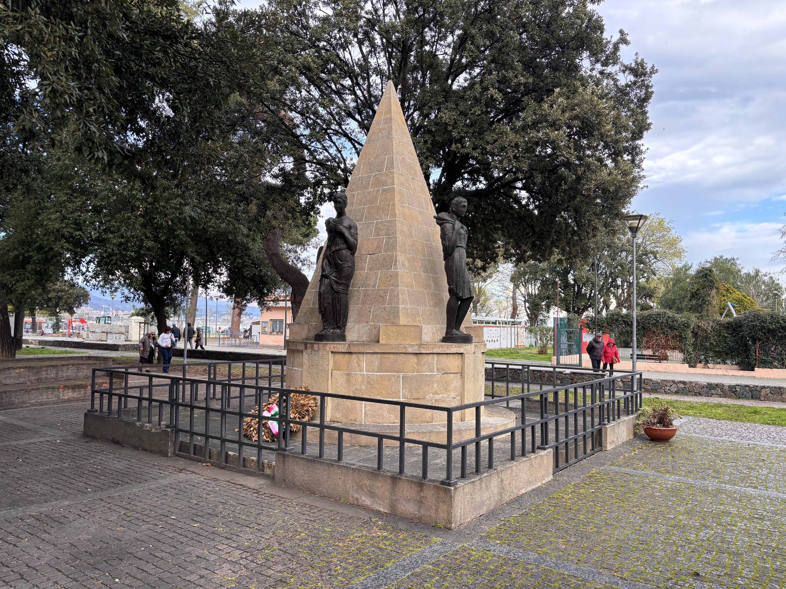 Monumento ai caduti - Vado Ligure