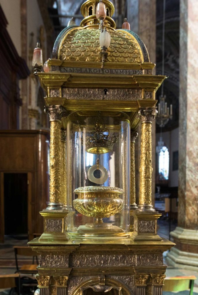 MONUMENTO 1 CATTEDRALE ANELLO